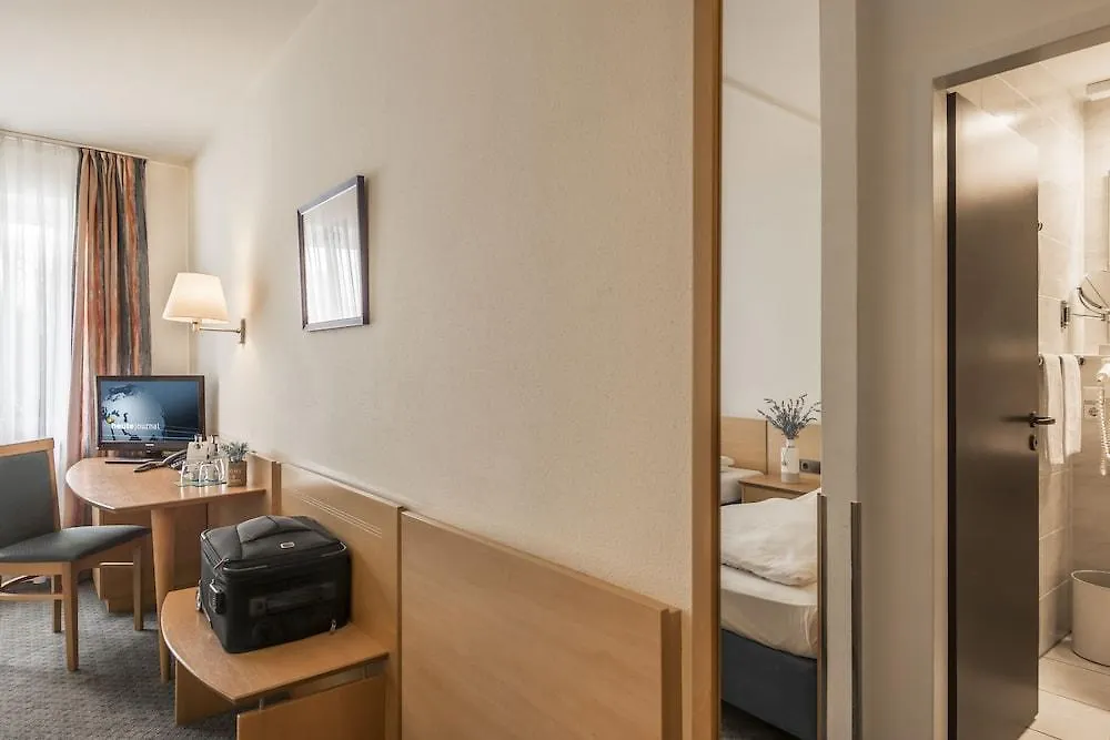 Hotel Am Moosfeld Munich