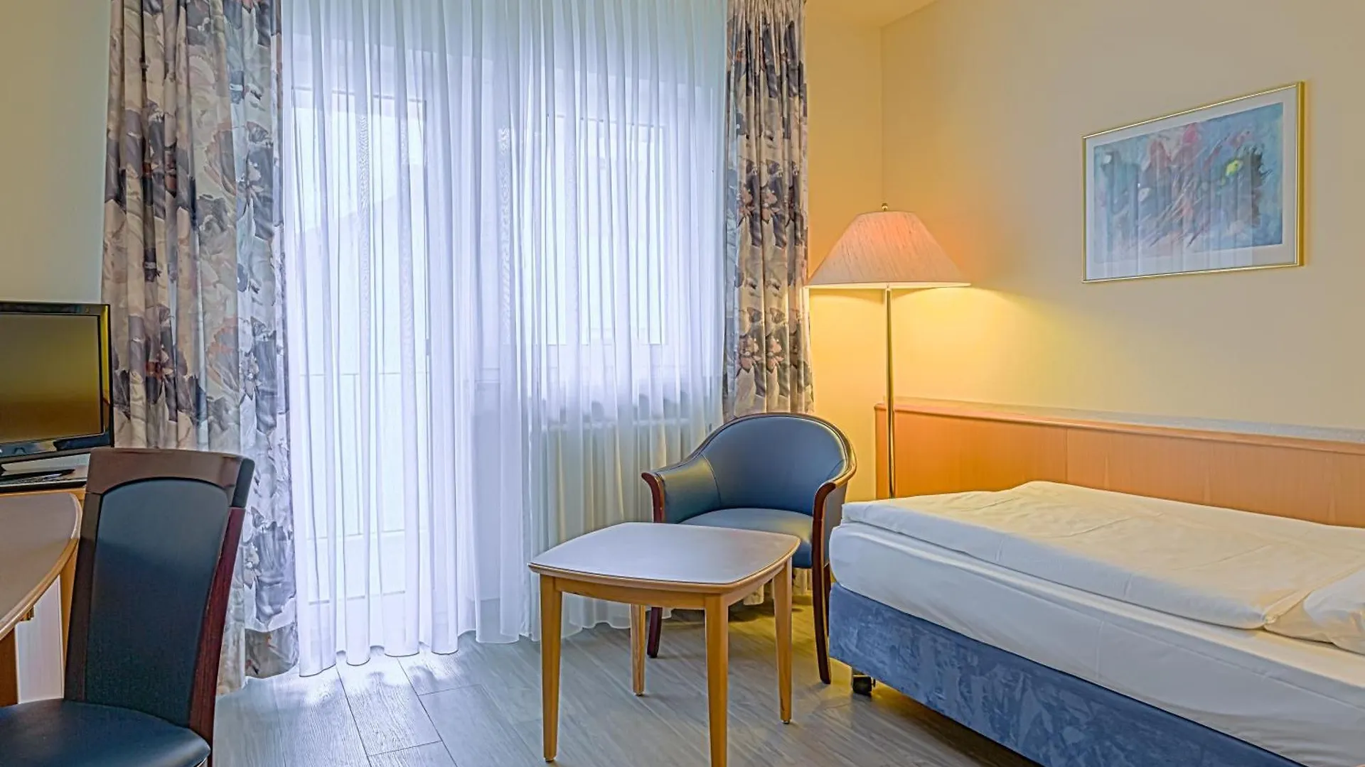 Hotel Am Moosfeld Munich 4*,