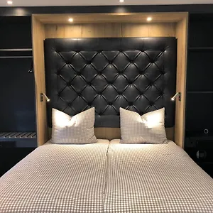 Deluxe Hotell München