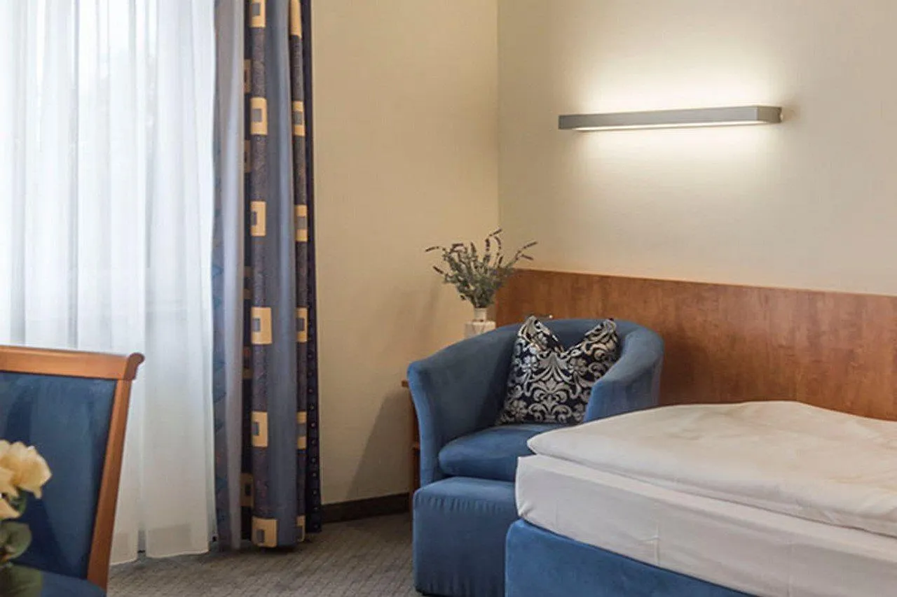 Hotel Am Moosfeld Munich 4*,