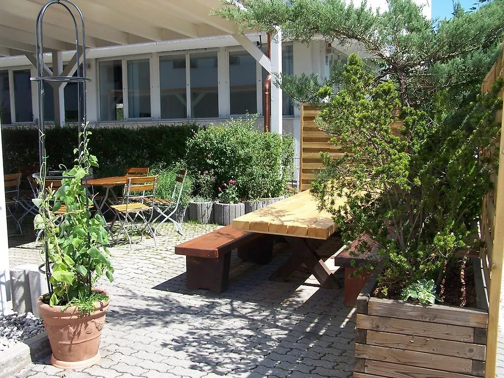 Hotel Am Moosfeld München 4*,